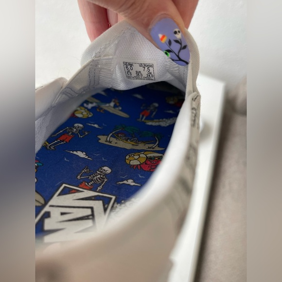 Vans Classic Slip-On Low Tide True White Skeleton Skull Beach Surfing Shoes 7.5 - Picture 4 of 5